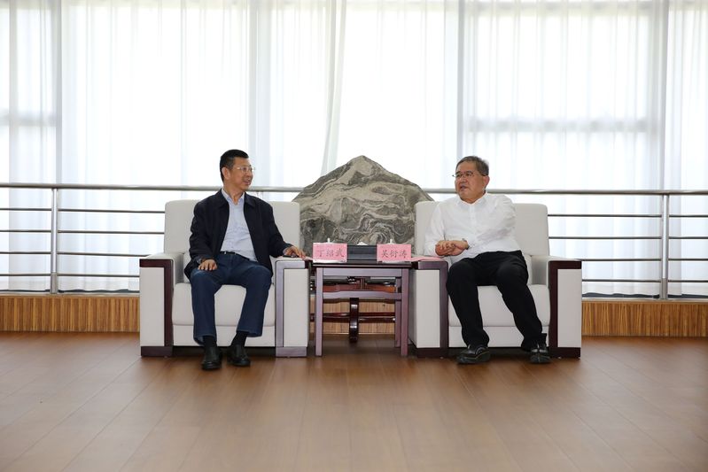 校（院）举行山东万豪生态农业集团有限公司奖学金捐赠仪式