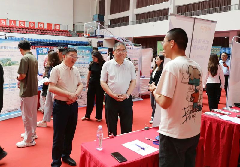 校（院）举行2026年校友企业专场招聘会