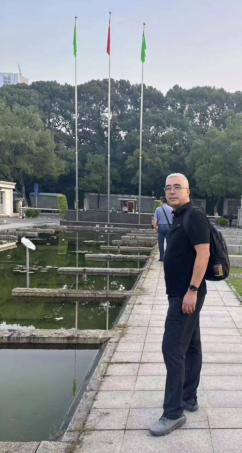校友风采｜王鲁明：助困励学，育梦成光